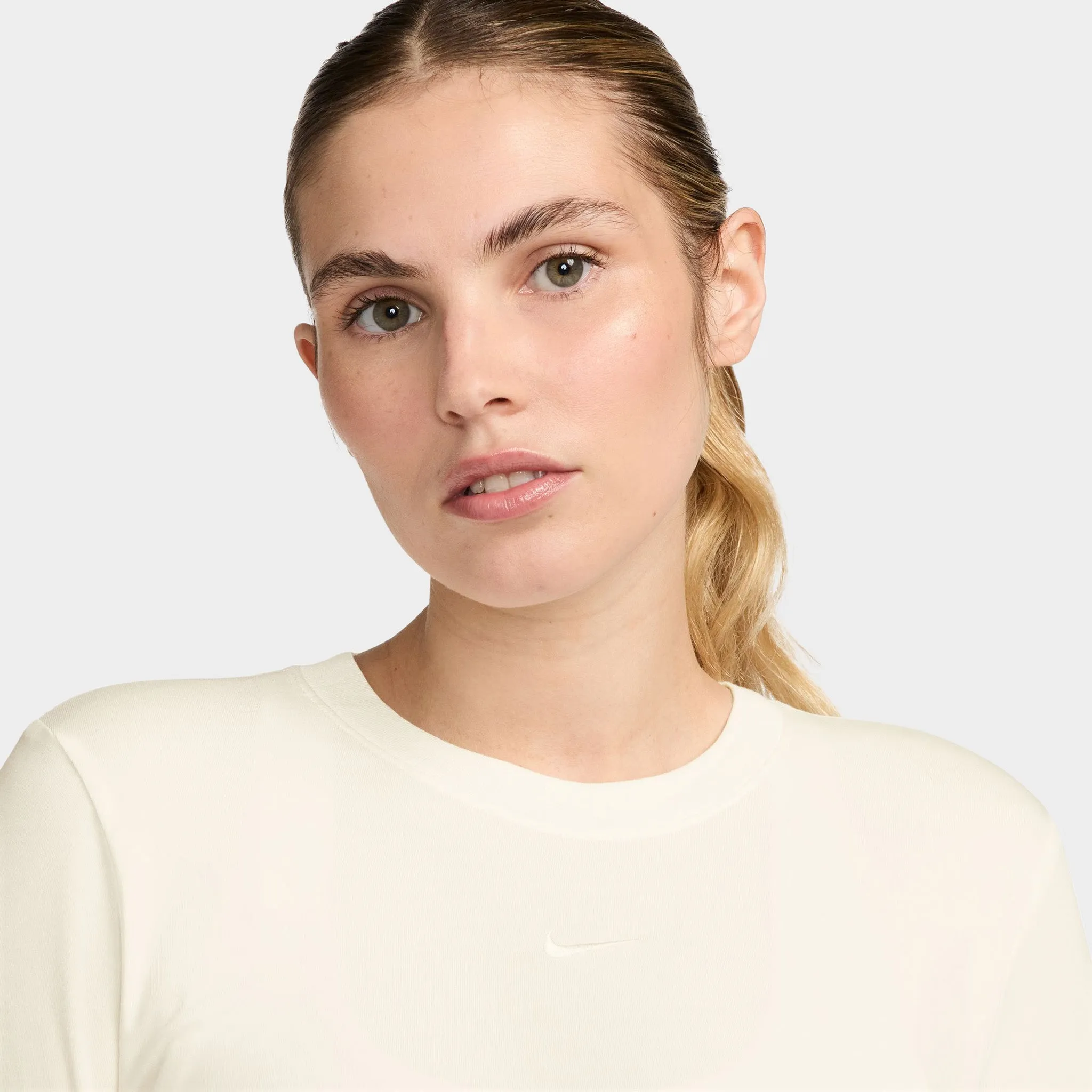 Nike Sportswear Women's Chill Knit Cropped Long Sleeve / Light Orewood Brown